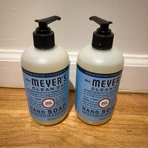 Mrs Meyers Hand Soap Rain Water Scent Set of 2 NWT